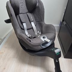 Cybex Sirona Z Car Seat & Cloud Base Z combo