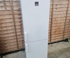 zanussi fridge freezer