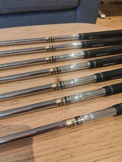Mizuno MP-54 irons (PW - 4 iron) - Right Handed