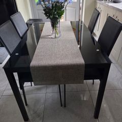 dining table & chairs