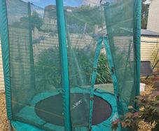 6ft Trampoline with Enclosure