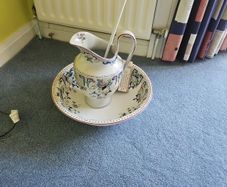 Antique wash basin set