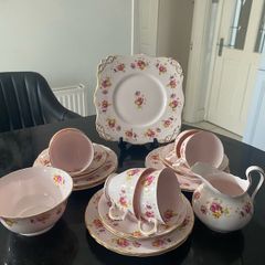 Tuscan  pale pink Mid century stunning 21 piece china tea set