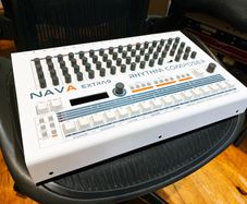 e-licktonic Nava Extra9 - Drum Machine TR-909 Clone - Excellent