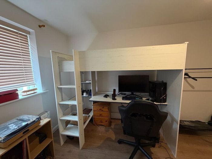 Bunkbed with Desk