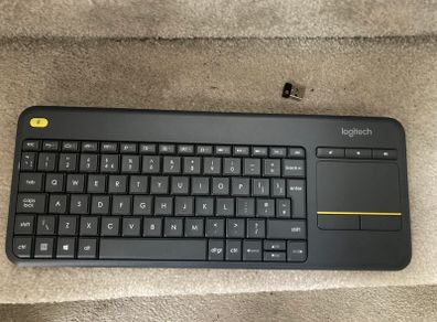 Logitech K400 Plus Wireless Touch Keyboard