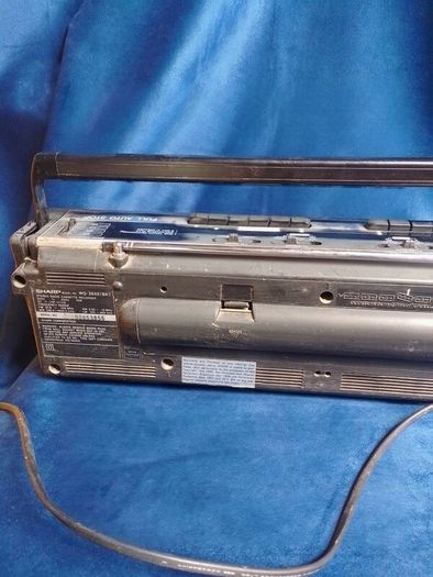 1988 sharp WQ-268 cassette radio player