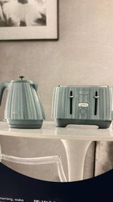 Green Kettle and Toaster Delonghi