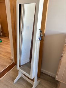 Mirror jewellery cabinet