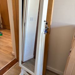 Mirror jewellery cabinet