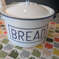 Bread tin