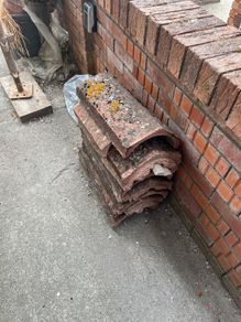 roof ridge tiles