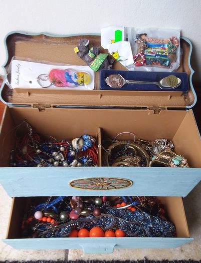 Collection of Costume jewellery in Small Drawer Unit