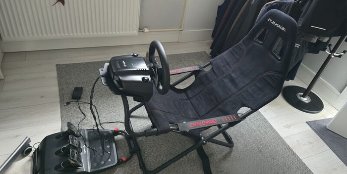 Complete Steering Wheel & Racing simulator Chair Setup for PlayStation 4/5 & PC (Logitech G29 + Original Playseat)