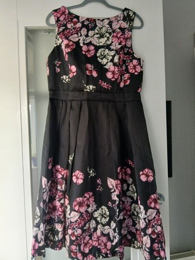 BNWT Gorgeous dress