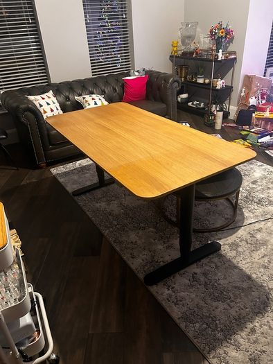 Sit / Stand Desk (powered)
