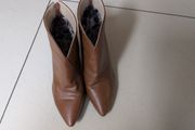 High heel Tan Ankle Boots.  S. 40-7.