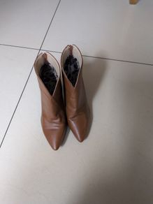 High heel Tan Ankle Boots.  S. 40-7.