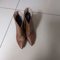 High heel Tan Ankle Boots.  S. 40-7.