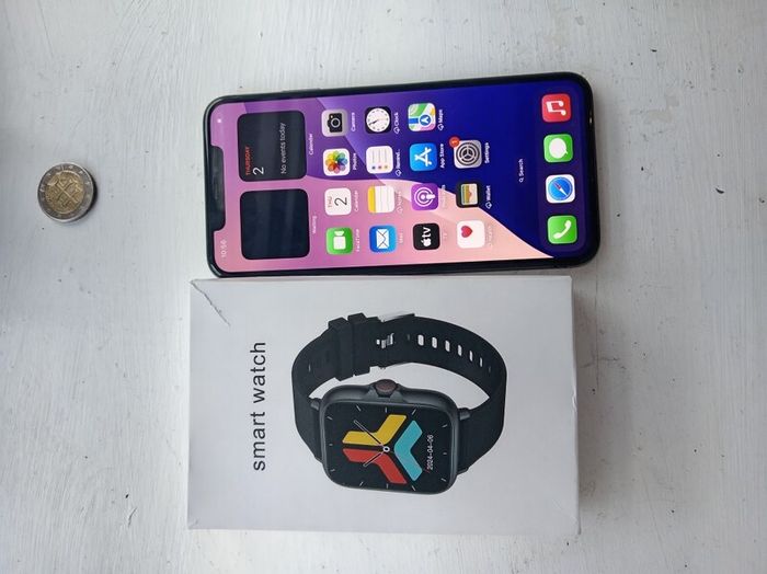 iphone Xs max and smartwatch