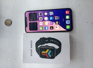 iphone Xs max and smartwatch