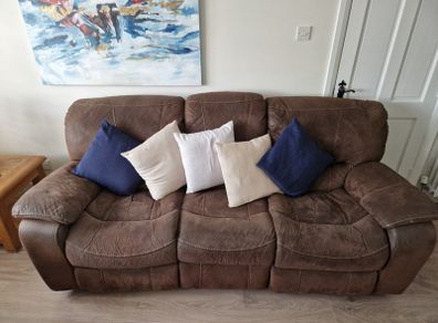 2 and 3 Seater Reclining Sofa