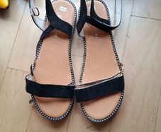 Sandles