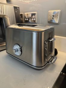 Sage the Toast Select Luxe toaster