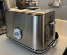 Sage the Toast Select Luxe toaster
