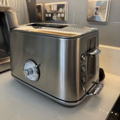 Sage the Toast Select Luxe toaster