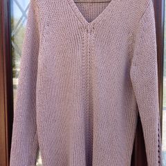 Ladies V Neck Jumper (used).