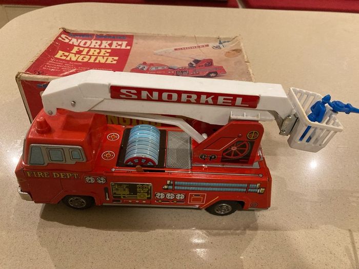 Yonezawa Japan Tin Battery Operated Snorkle Fire Engine Mint in Box