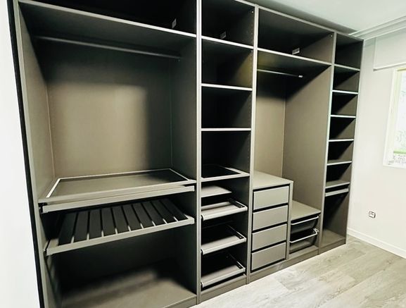 Carpenter Handyman kitchen fitter Flat pack specialist