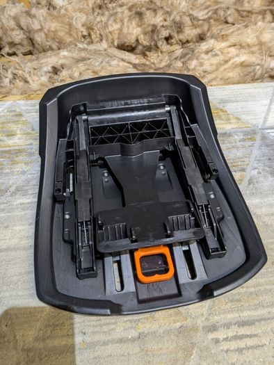 2/3 car seat with a base