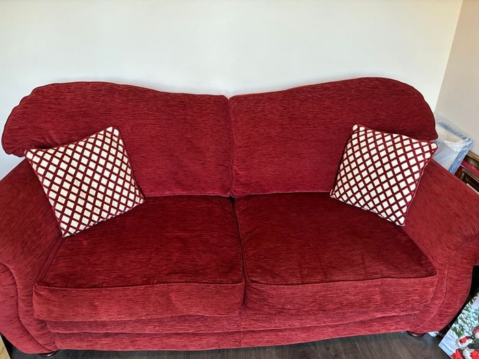 Beautiful 3 seater fabric sofa for sale