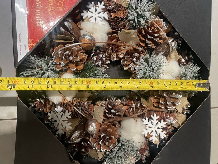 chistmas wreath Natural dried brand new