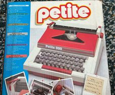 Petite 990 Typewriter Retro Toys.