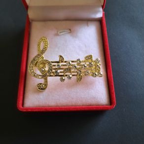 Gold Tone Music Musical Note Brooch Crystal Diamante Treble Clef Scarf Pin Badge