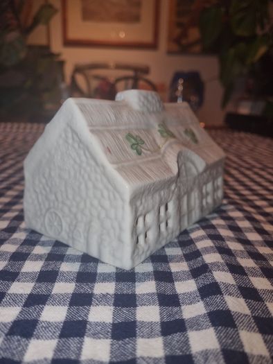 Belleek Irish Cottage