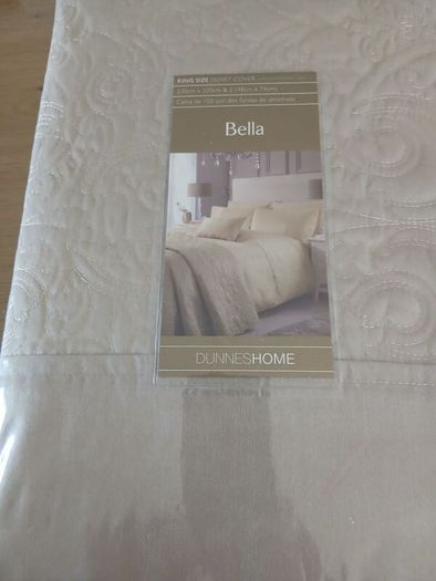 Brand New Gold Bella Kingsize Duvet Set