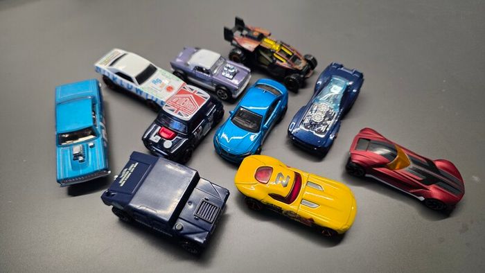 Hot Wheels Pack of 10 Cars 3