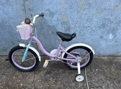 girls bike small child with stabilisers