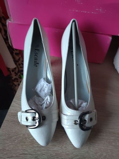 white shoes size 38
