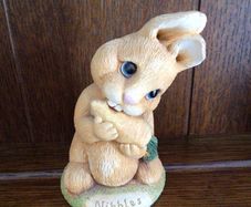 Moorcraft Chalkware 5 inch Rabbit Ornament Nibbles