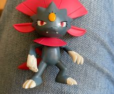 Pokemon Weavil Figure 3"