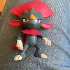 Pokemon Weavil Figure 3"