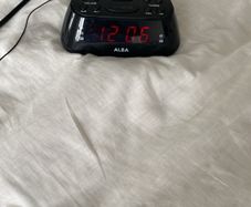 Clock radio