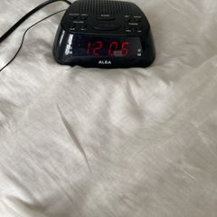 Clock radio