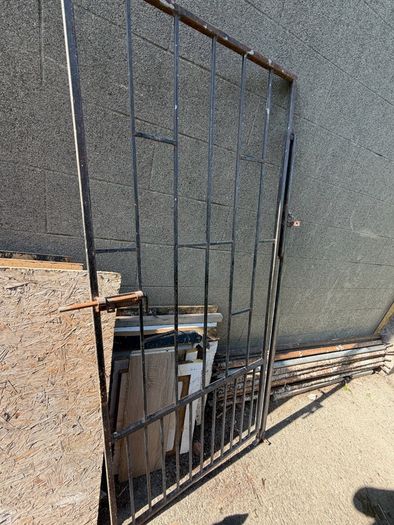 gate
