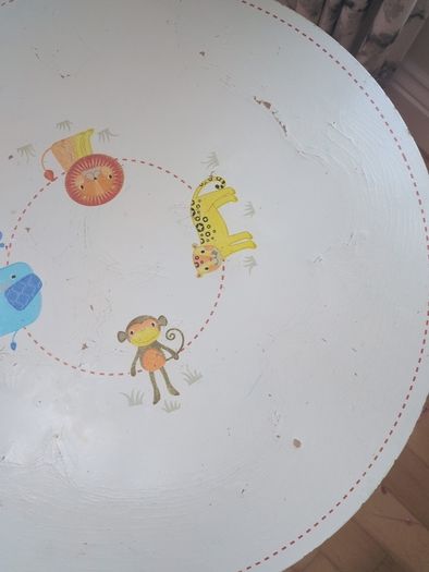 kids table and chair